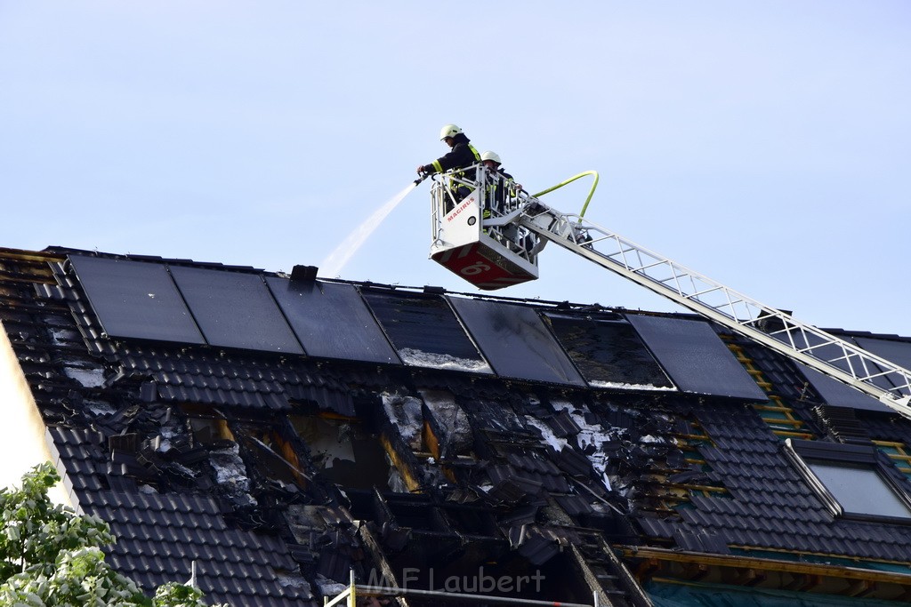 Feuer 2 Dachstuhl Koeln Dellbrueck Von der Leyen Str P070.JPG - Miklos Laubert